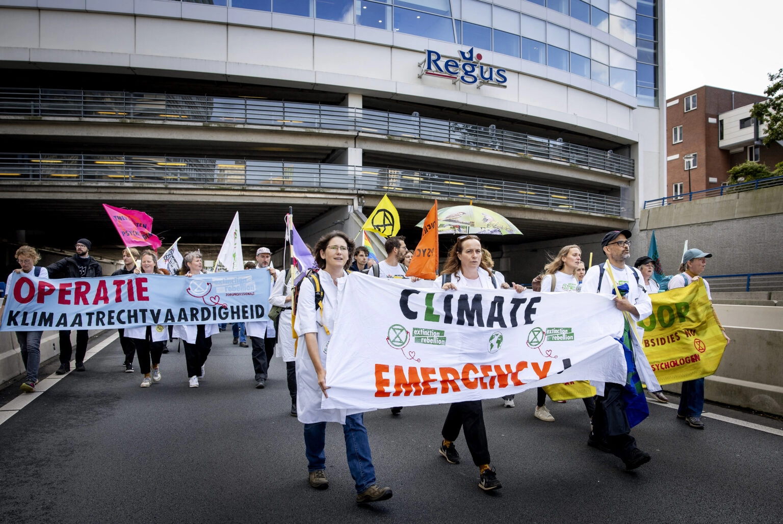 Klimatski prosvjednici iskoristili štrajk policije i blokirali autocestu